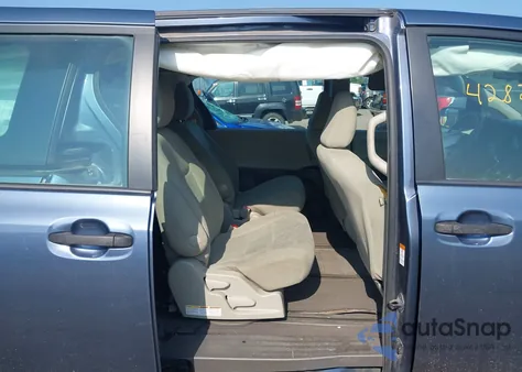 2015 Toyota Sienna from USA, damaged, VIN 5TDZK3DC1FS535383